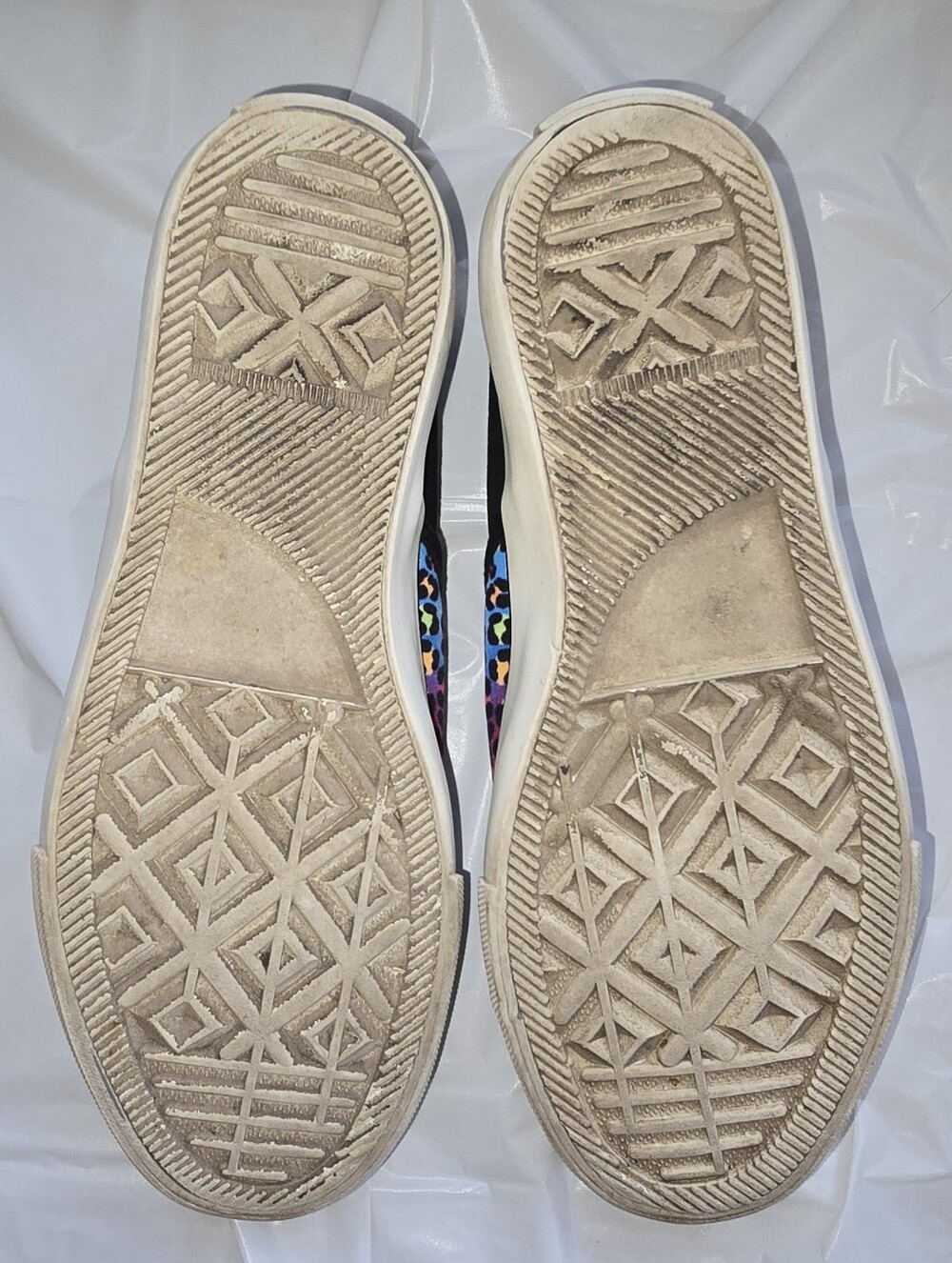 RARE! HTF! Lisa Frank Hunter Slip Ons - Picture 5 of 5